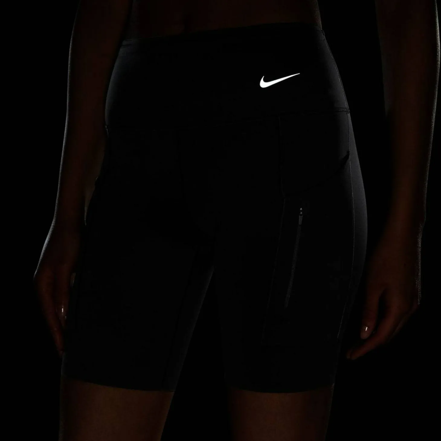 Go Firm-Support Mid-Rise 8" Biker with Pockets Damen Shorts