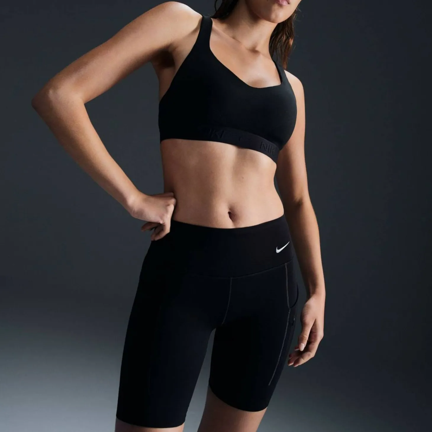 Go Firm-Support Mid-Rise 8" Biker with Pockets Damen Shorts