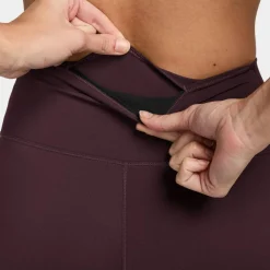 One High-Waisted Full-Length Damen Tights