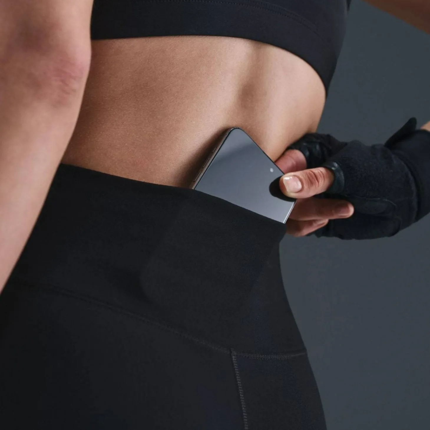 One High-Waisted Full-Length Damen Tights