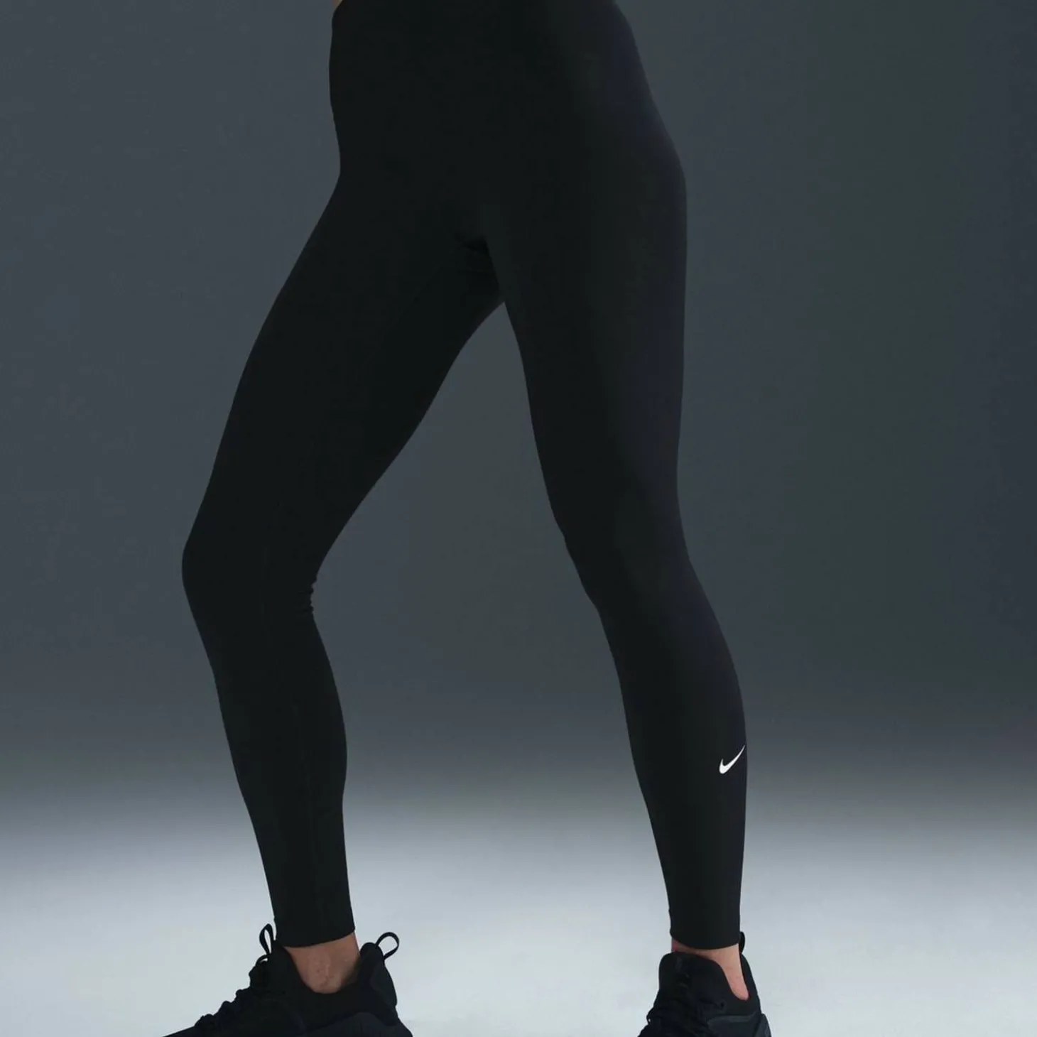 One High-Waisted Full-Length Damen Tights