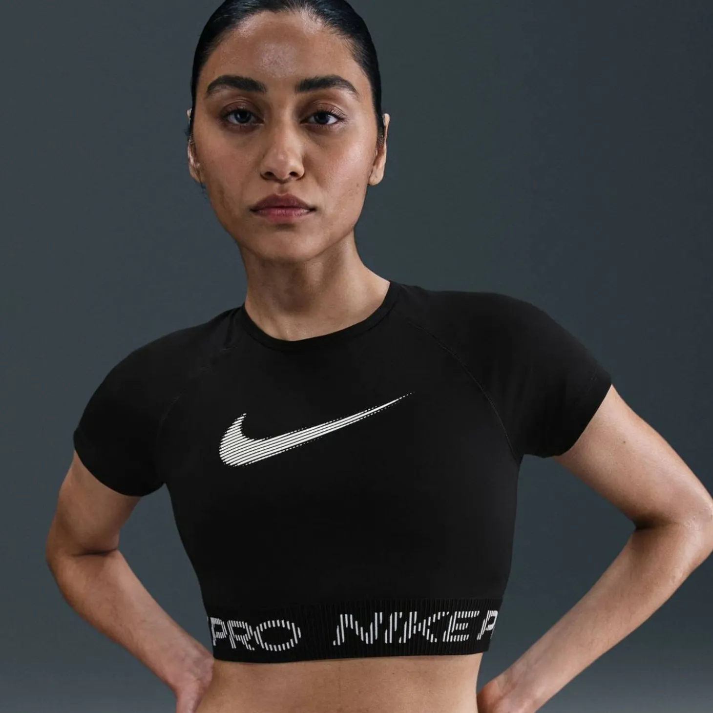 Pro Dri-Fit Cropped Graphic Damen T-Shirt
