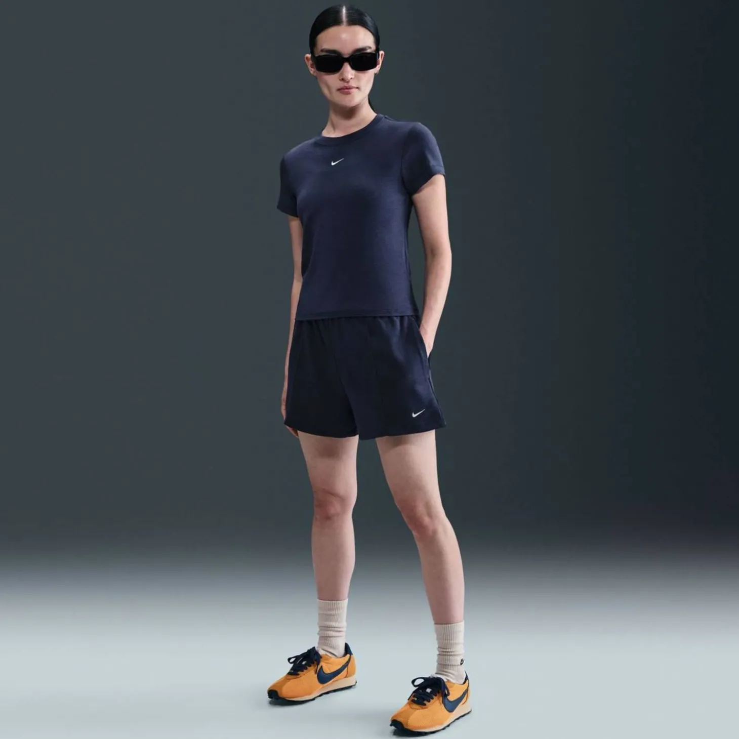Sportswear Chill Terry Mid-Rise 4" French Terry Damen Shorts
